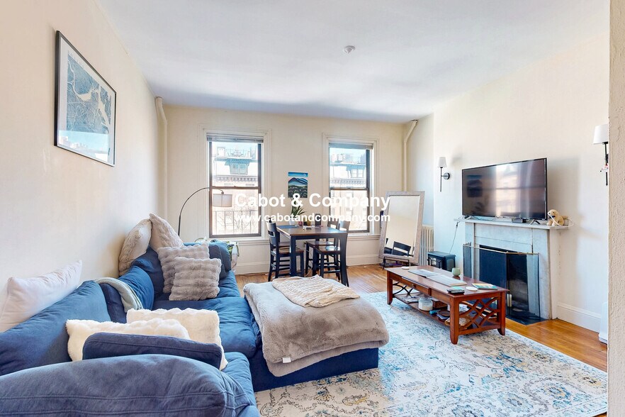 Primary Photo - 231 Beacon St