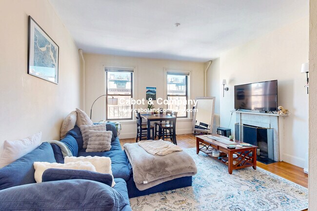 Primary Photo - 231 Beacon St