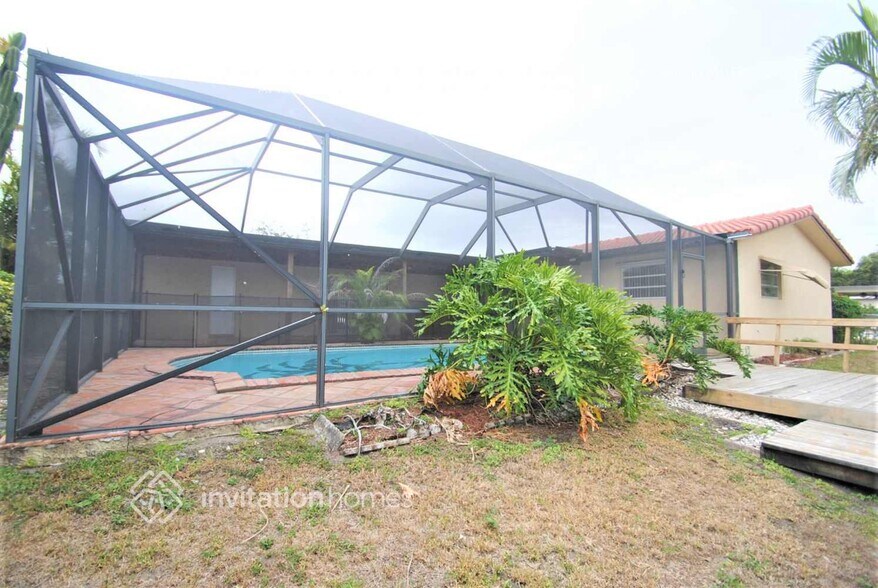 Building Photo - 291 NW 42nd Ave