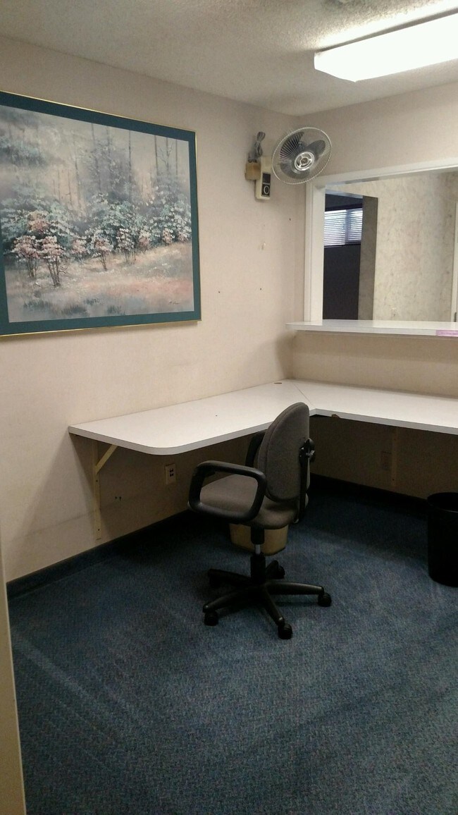 Building Photo - Victoria Arms