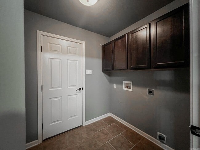 Building Photo - 74 Earnhardt Cir
