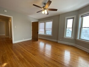 Building Photo - 1064 W Cornelia Ave