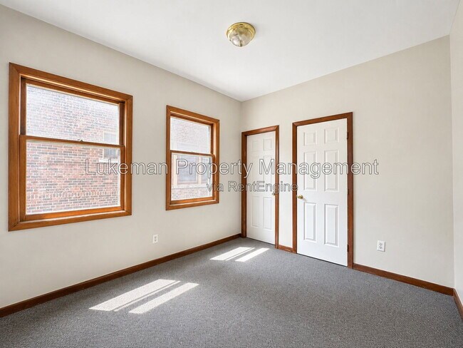 Building Photo - 743 Academy St