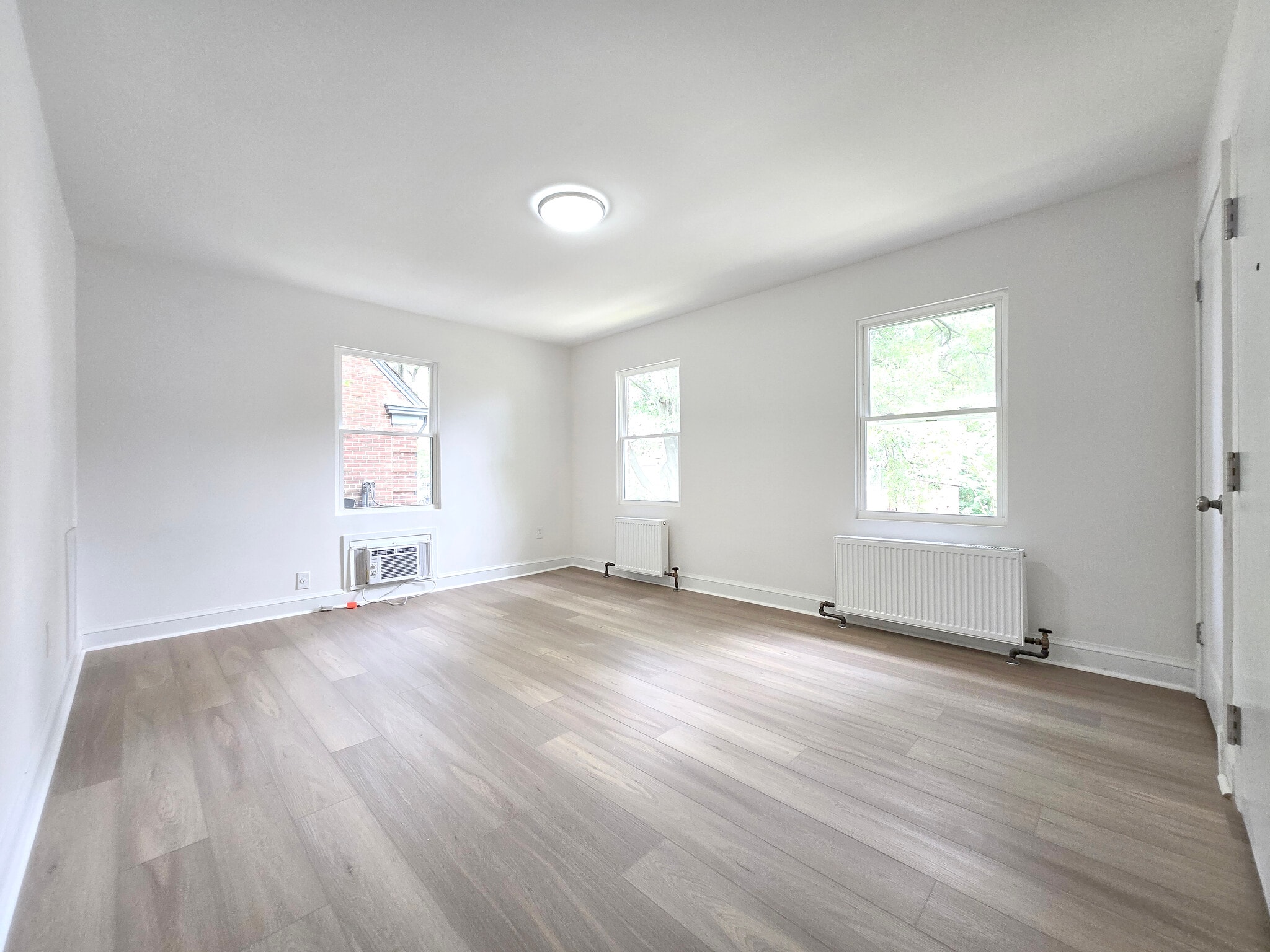 Building Photo - 4530 Avondale St