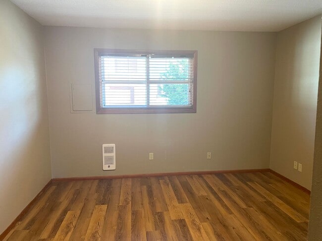 Building Photo - 400 W McLoughlin Blvd