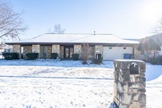 Building Photo - 3 Bed | 2 Bath in Central Tulsa!