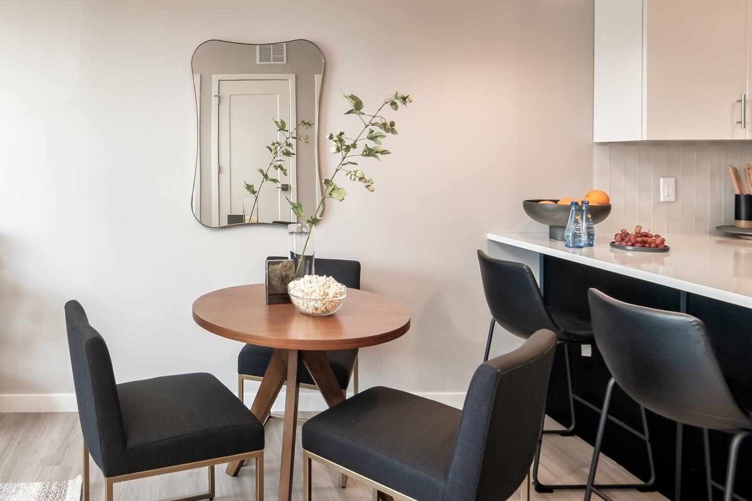 Building Photo - 9 Tower Ln