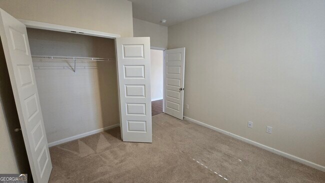 Building Photo - 13106 Vista Dr SE