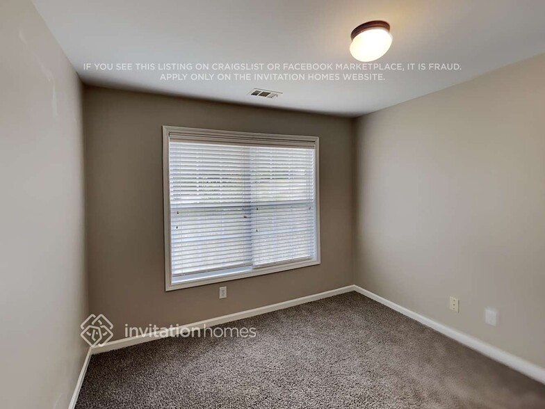 Building Photo - 302 Providence Dr