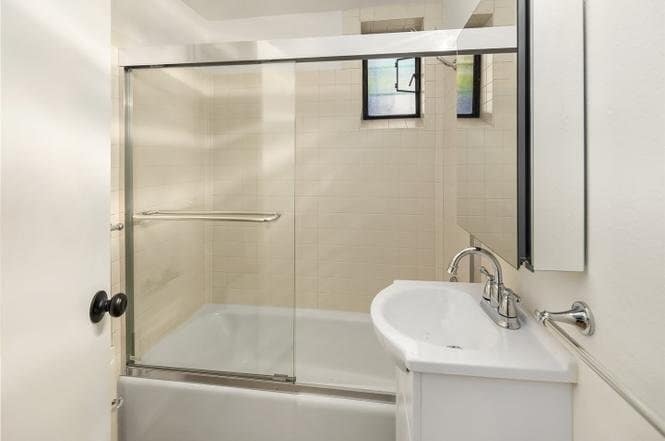 Building Photo - 909 4th Ave N