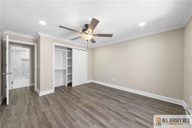 Building Photo - 265A Crosse Dr