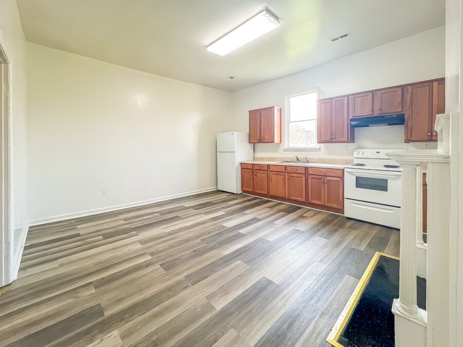 Building Photo - 608 Halifax St