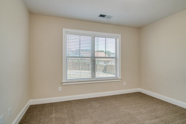 Building Photo - 3615 Penrith Dr