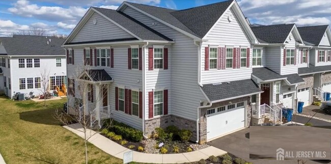 Building Photo - 25 Larkspur Ln