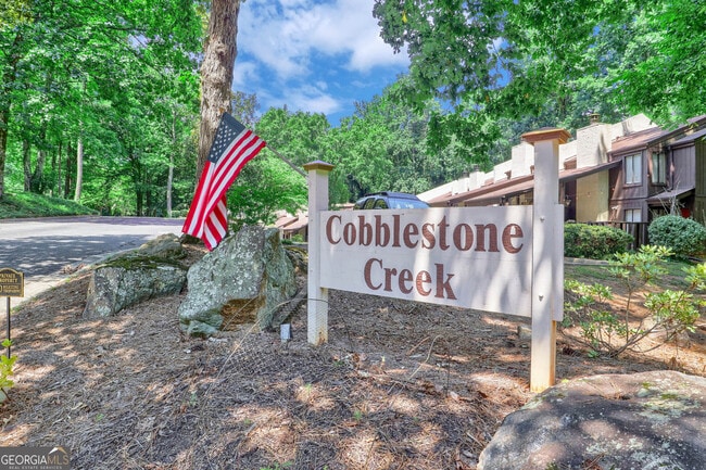Building Photo - 96 Cobblestone Creek