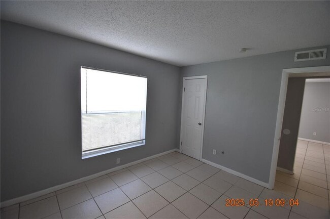 Building Photo - 2207 Irene St