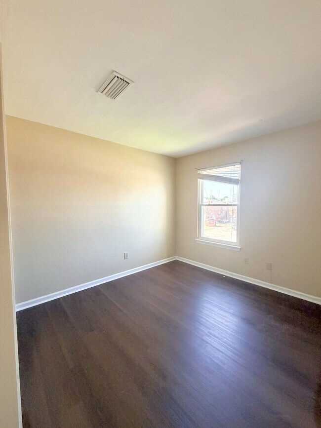 Building Photo - 3937 Seeman Rd