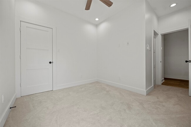 Building Photo - 8421 Venus St