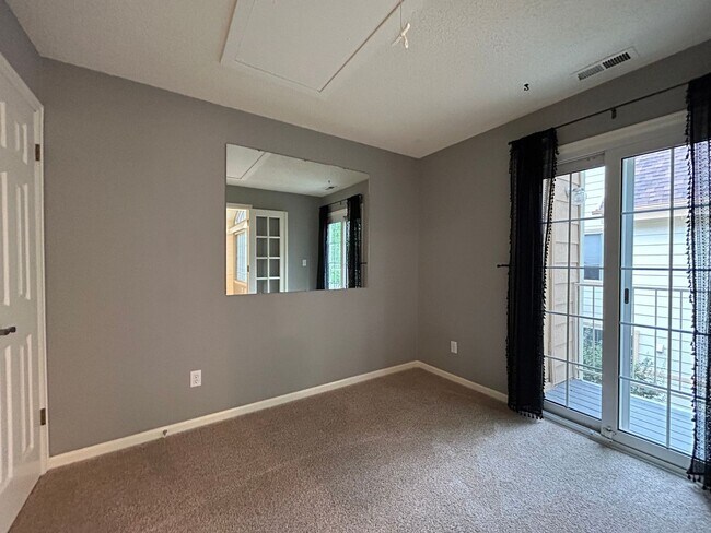 Building Photo - 6054 Gunbarrel Ave