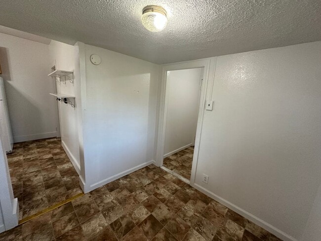 Building Photo - 807 G St