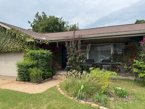 Building Photo - Huge 2-Bedroom Home in Heart of OKC – Fire...