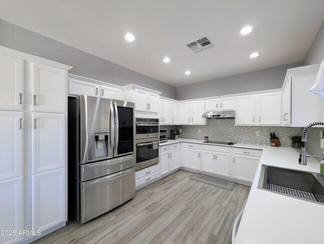 Primary Photo - 16777 W Southampton Rd