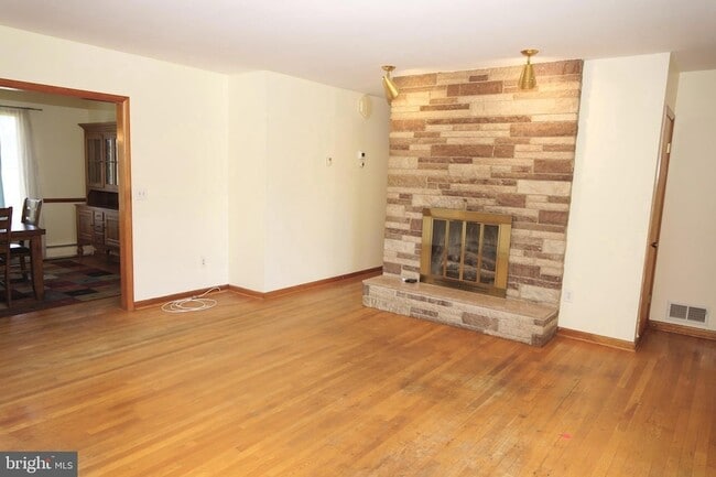 Building Photo - 7135 Bowers Rd