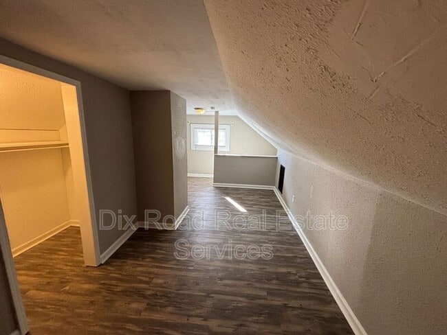 Building Photo - 4539 Mayhew Ave