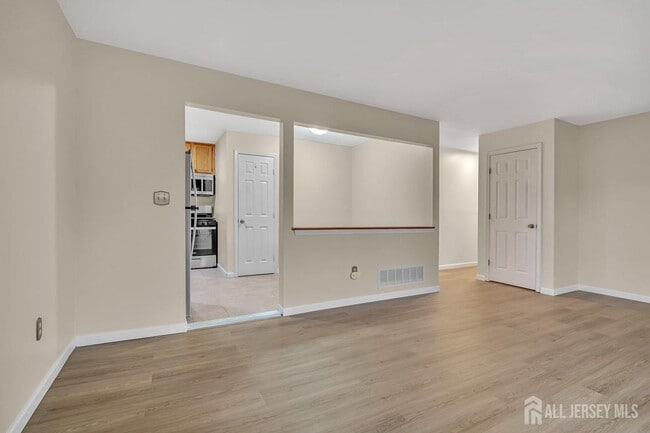 Building Photo - 4517 Birchwood Ct