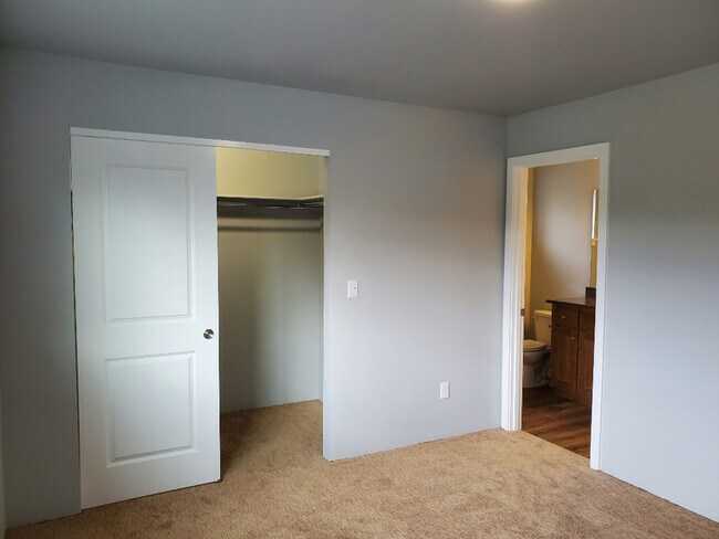 Building Photo - 224 Cheryl Ln