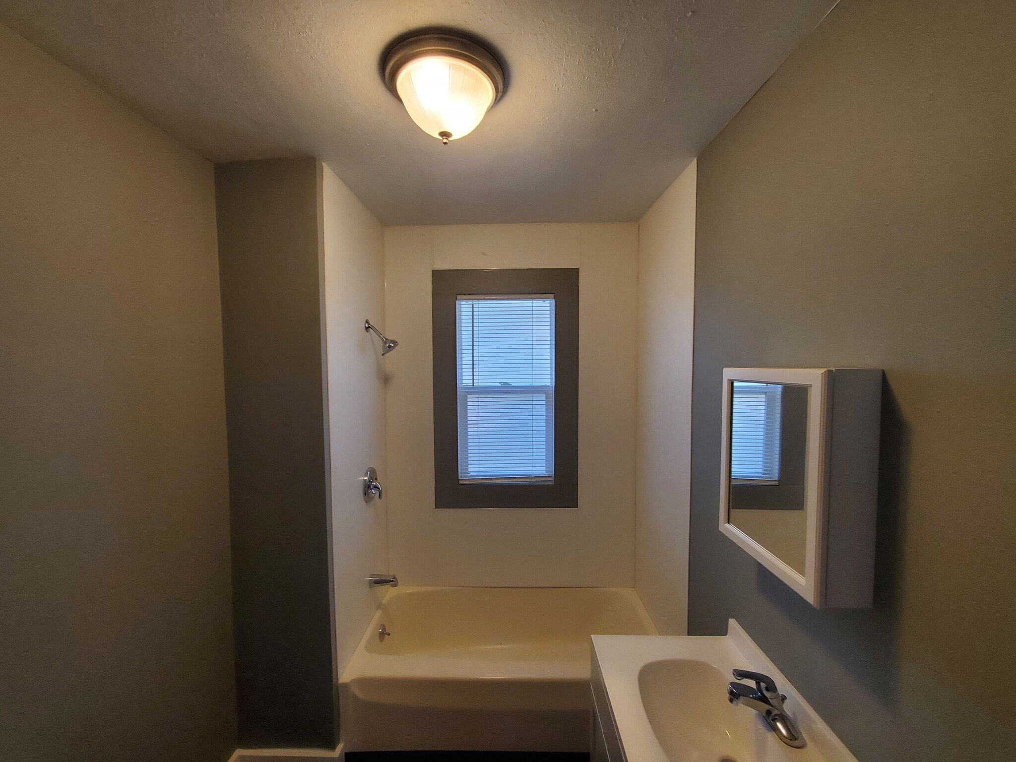 Building Photo - 2642 Riordan St