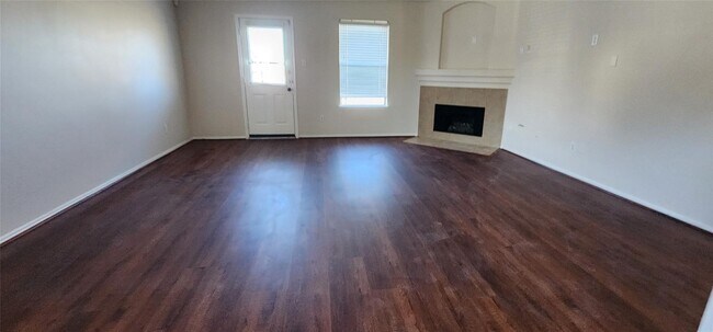 Building Photo - 315 Sunset Colony Dr