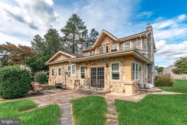 Building Photo - 694 Welsh Rd
