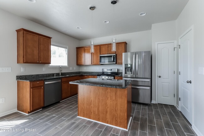 Building Photo - 6787 Brittany Oak Dr