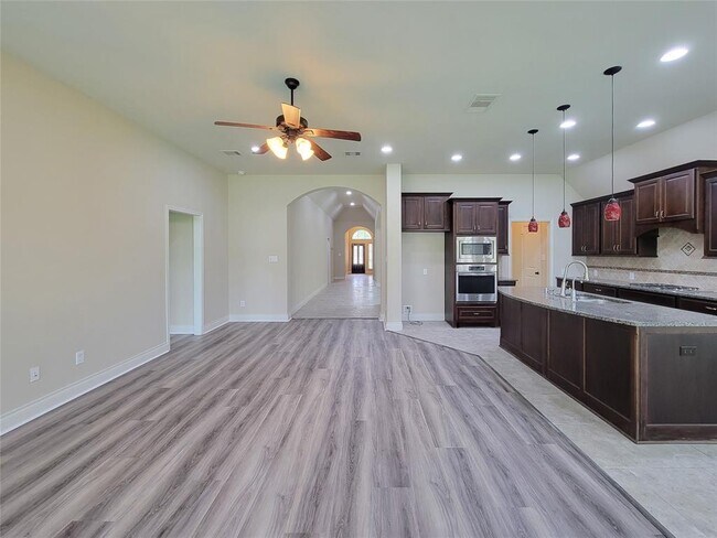 Building Photo - 1314 Watercrest Park Ln