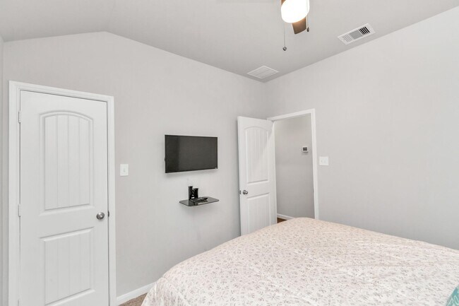 Building Photo - 6842 Scarlet Sagebrush St