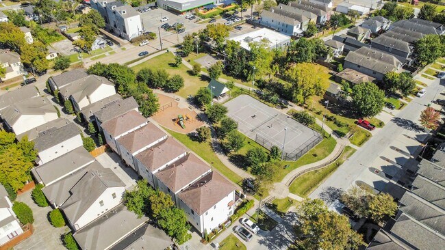 Building Photo - 1141 W 23rd St