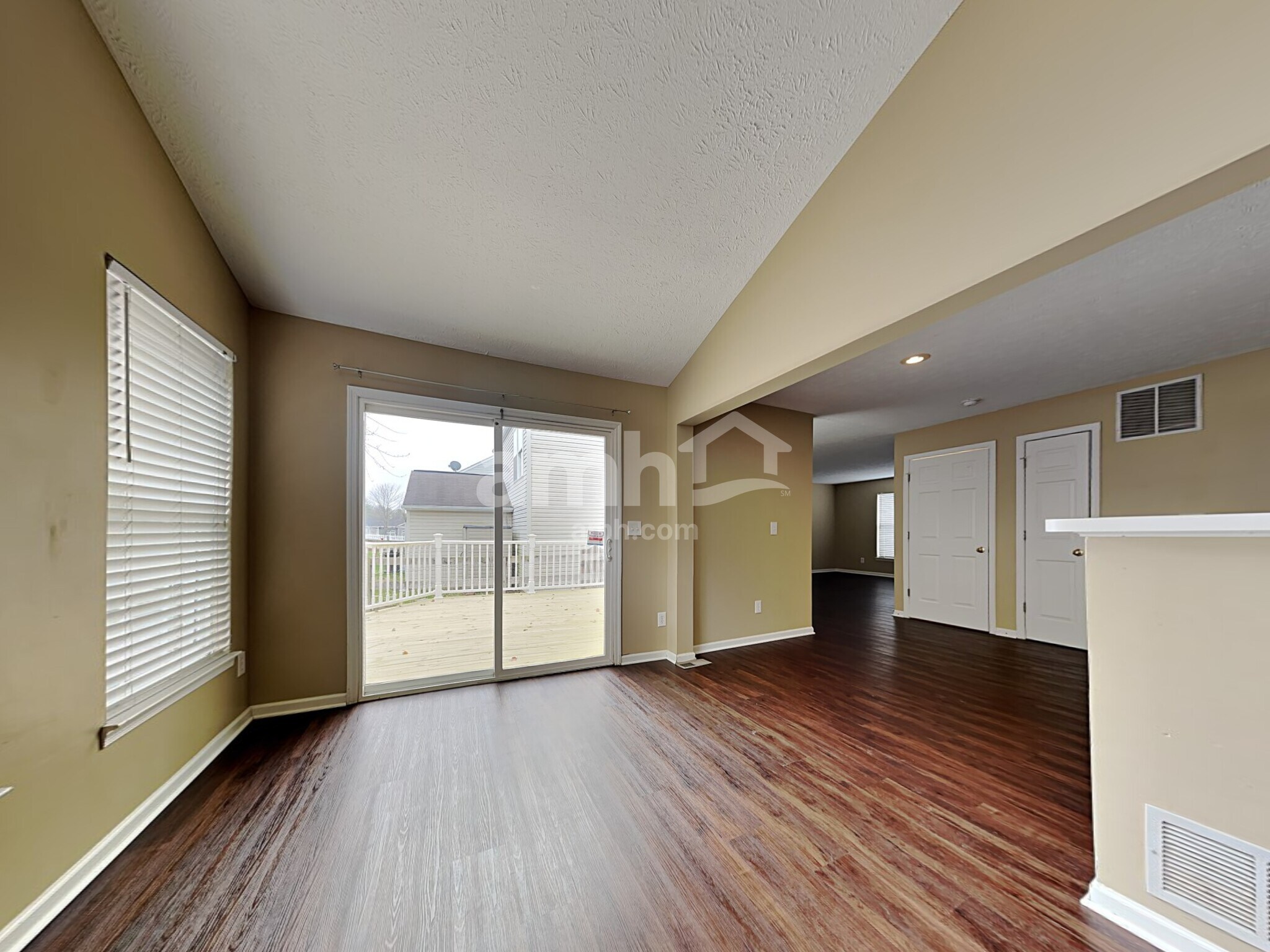 Building Photo - 581 Indian Lake Dr