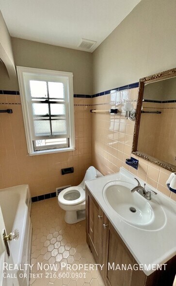 Building Photo - 3638 Lindholm Rd