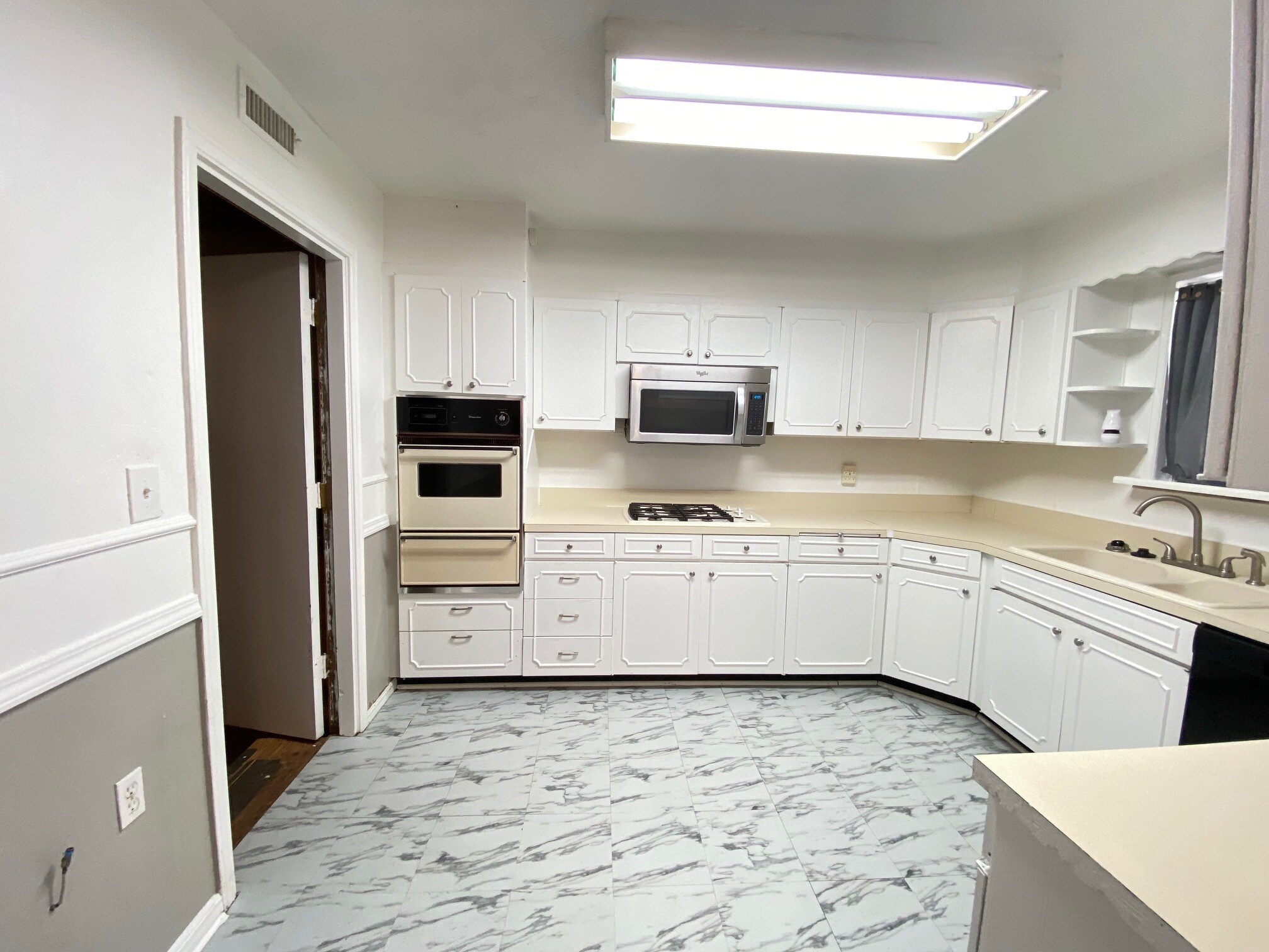 Building Photo - 5414 S Land Ave