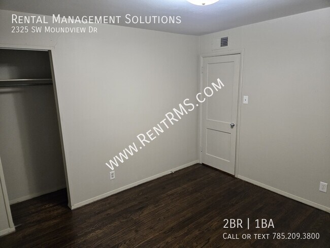 Building Photo - 2325 SW Moundview Dr