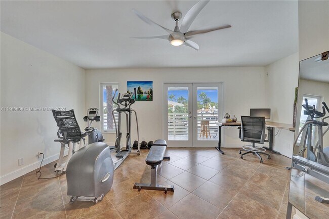 Building Photo - 1247 Seminole Dr