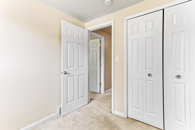 Building Photo - 39890 Edmundton St