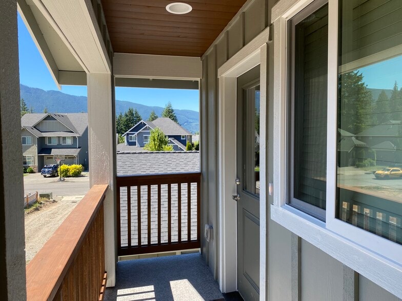 Beautiful Views - 1704 Eagles Nest Pl SE