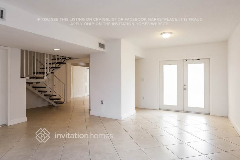 Building Photo - 10029 SW 146th Pl