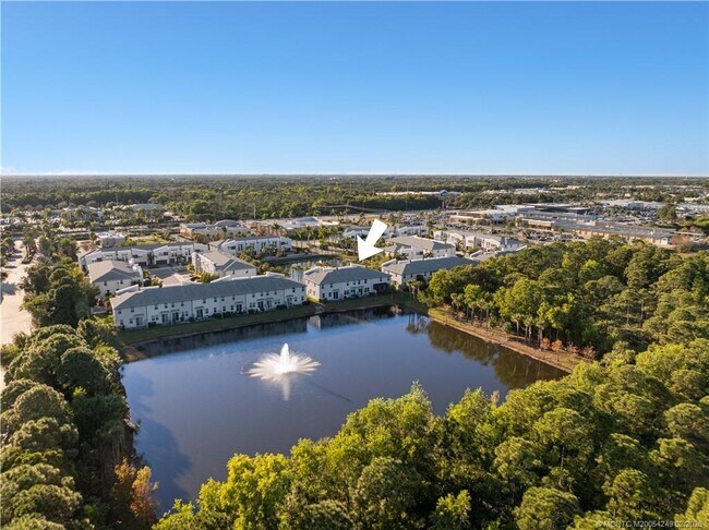 Building Photo - 3931 SE Mentmore Ln