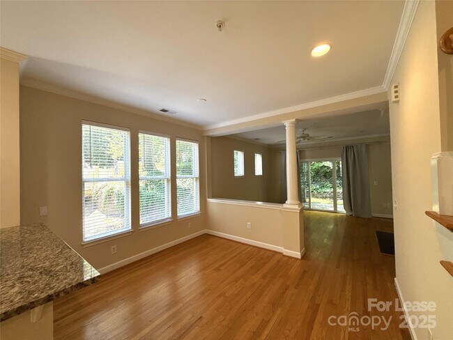 Building Photo - 2504 Cranbrook Ln