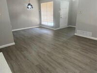 Building Photo - 119 Wildwood Dr