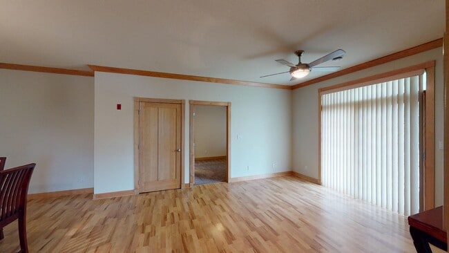 Building Photo - Cute Condo w/Security Access & Garage - Pets are Allowed