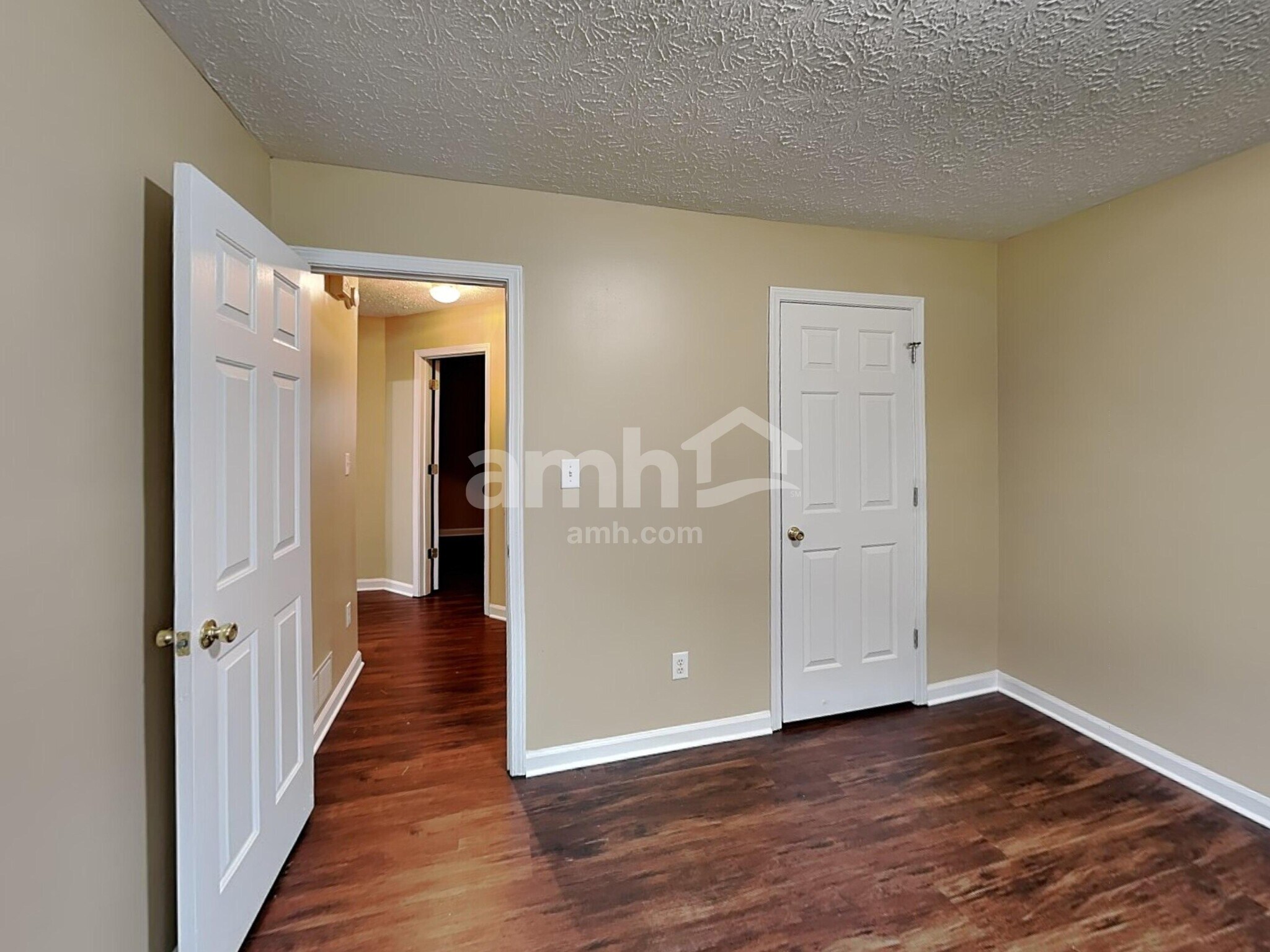 Building Photo - 304 Legacy Park Dr